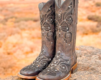 Western Cowboy Boots /Women cowboy boots/ cowgirl boots/ wedding cowboy boots/ stagecoach boots / Glitter boots / Rhinestone boots / Gold