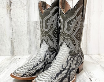 Handcrafted Men's Python Cowboy Boots/ Square Toe Cowboy Boots Snake/ Men's Exotic boots/ Botas vaqueras exoticas/ Men's  cowboy boots