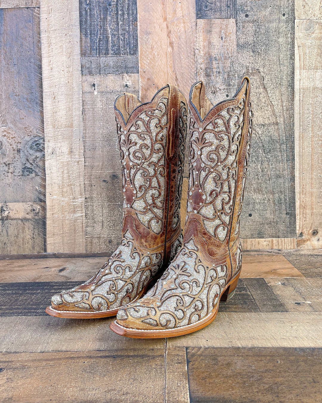 insulated cowboy boots womens