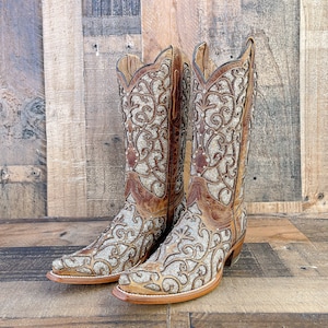 Western Cowboy Boots /Women cowboy boots/ cowgirl boots/ wedding cowboy boots/ stagecoach boots / Glitter boots / Rhinestone boots / Gold