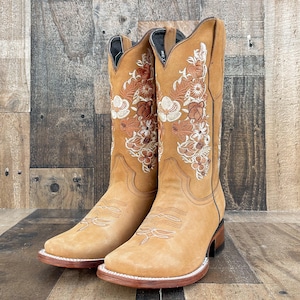 Handmade Leather Floral Embroidered Boots/ Mexican Artisanal Women&#39;s Boots/ Western Boots/Cowgirl Authentic Boots/ Women&#39;s Mexican Boots