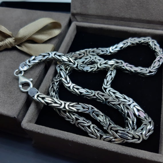 Silver on sale kings chain