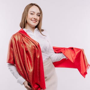 Red Shimmer Gold Scarf: Elegant Metallic Evening Wrap