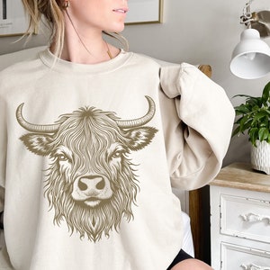 Rustic Highland Cow Sweatshirt - Country Western Sweatshirt for Farm-inspired Style - Cow Lover Gifts -Cute Cow Sweatshirt -Sweater for Farm