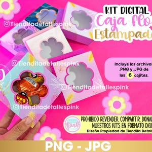 Puede incluir: Un kit digital con cajas en forma de flor con un diseño floral. Las cajas tienen una ventana transparente en forma de flor. El texto en la imagen dice "KIT DIGITAL Caja Flor Estampada" e incluye archivos .PNG y .JPG de las 6 cajas. El fondo es rosa.