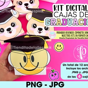 Puede incluir: Un kit digital para cajas de graduación. El kit incluye 12 archivos, incluyendo archivos PNG y JPG. El kit presenta un gorro de graduación, una cara sonriente con gafas de sol y un oso con un gorro de graduación. El texto "KIT DIGITAL CAJAS DE GRADUACION" está en letras rosas, amarillas y azules. El texto "PROHIBIDO REVENDER, COMPARTIR, DONAR REGALAR NUESTROS KITS EN FORMATO DIGITAL. Diseño Propiedad de Tiendita Detalles Pink" está en letras negras.