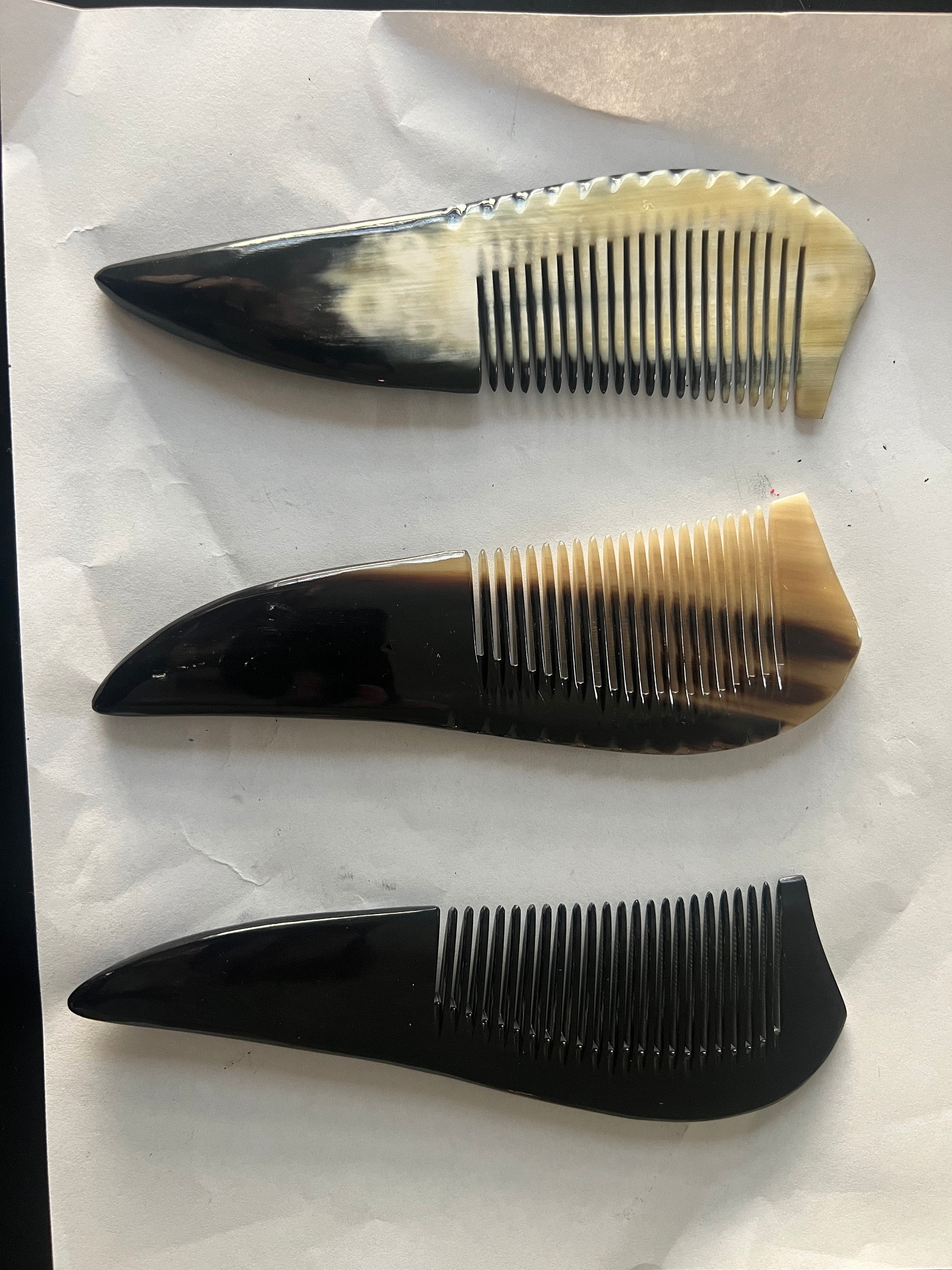 Ox Horn Hair Comb Handmade Detangling Anti-Static Frizz Control Grooming Tool Natural Boutique Cattle/yak Horn Comb Hair Brush, Handle  main image 3