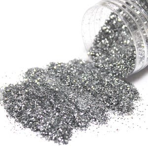 Silver Glitter | Sparkles | Metallic Powder | Iridescent Dust | Shimmering Sparkle | DIY Crafts | Party Decoration | 15g