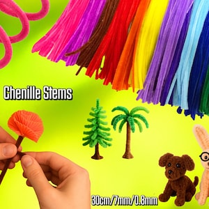 Puede incluir: La imagen presenta una variedad de tallos de chenilla coloridos, incluyendo rosa, morado, marrón, rojo, amarillo, azul, verde y negro. También se muestran artículos de artesanía como una flor, árboles, un perro y un conejo. El texto dice "Chenille Stems" y "30cm/7mm/0.8mm".