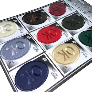 Toppe Termoadesive Colorate | Distintivo Applicazione #116 | Design OK | Set da 9 | 7x9cm/2.76x3.54 in | Ricamo per Abbigliamento