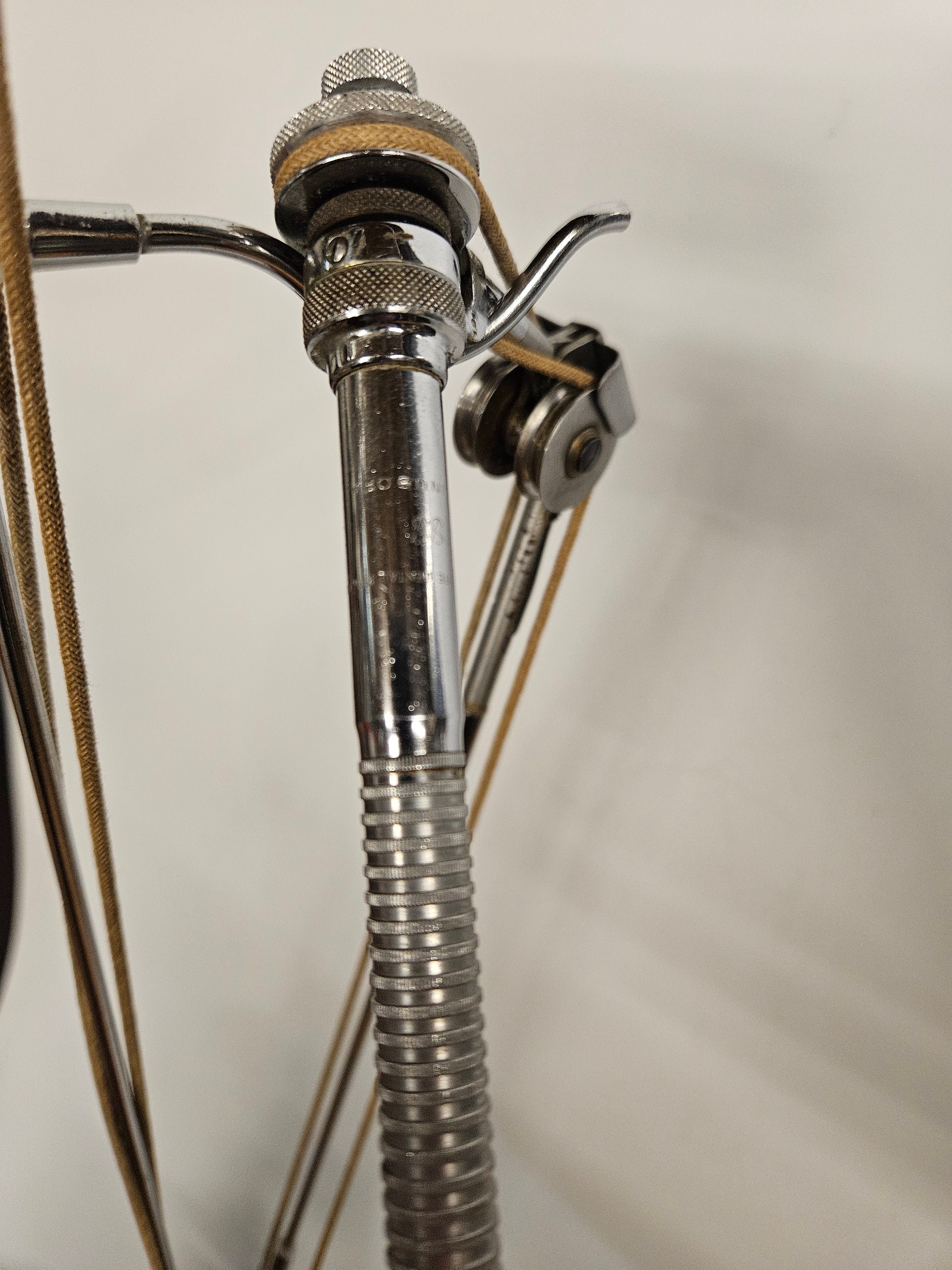 1920 年代の歯科用ドリル...初期の電動ベルト駆動...E.E. スミス 