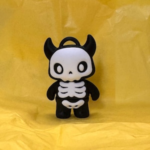 Flexi Skeleton – Poseable Halloween Decoration & Fidget Toy
