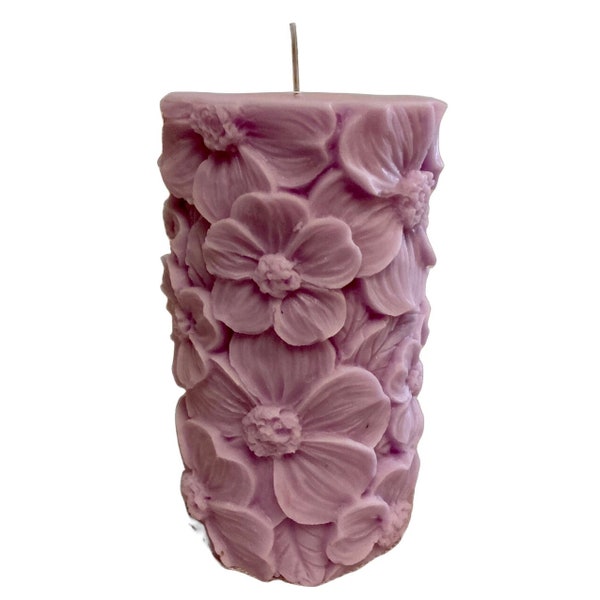 Lilac Scented Flower-Shaped 100% Organic Soy Wax Pillar Candle