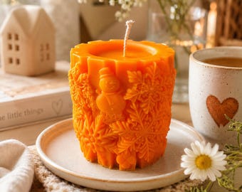 Vela de soja em formato de boneco de neve | Decoração escultural com aroma de laranja (feita à mão)