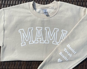 Geprägtes Mom Sweatshirt, Puff Print Mama Sweatshirt mit Kindernamen auf dem Ärmel, Muttertags-Sweatshirt, einzigartige Muttertagsgeschenke