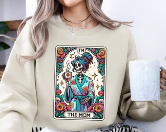 The Mom Tarot Card Sweatshirt, Tarot Shirt, Skeleton Mother Tshirt, Witchy Vibes Celestial Mama, Muttertagsshirt, Muttertagsgeschenk