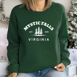 Mystic Falls Sweatshirt, Herbst Sweatshirt, Vampire Diares, Virginia Rundhalsausschnitt, Mystic Falls Shirt, trendiges Sweatshirt, Muttertagsgeschenk Bild 4