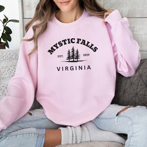 Mystic Falls Sweatshirt, Herbst Sweatshirt, Vampire Diares, Virginia Rundhalsausschnitt, Mystic Falls Shirt, trendiges Sweatshirt, Muttertagsgeschenk Bild 8