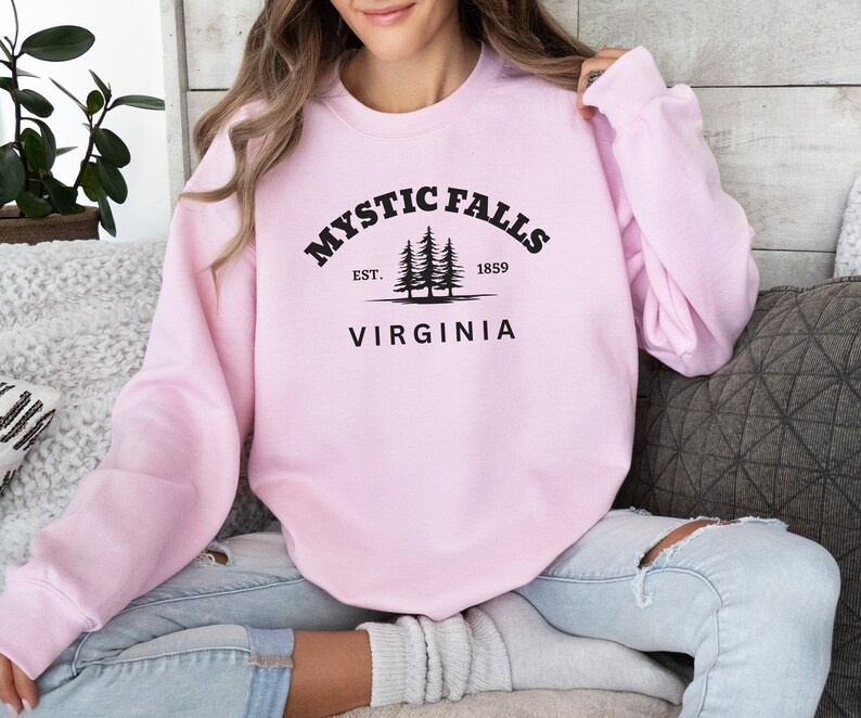 Mystic Falls Sweatshirt, Herbst Sweatshirt, Vampire Diares, Virginia Rundhalsausschnitt, Mystic Falls Shirt, trendiges Sweatshirt, Muttertagsgeschenk Bild 8