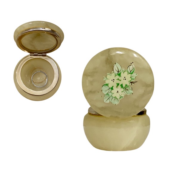 Genuine alabaster box hand - Gem Genuine alabaster box hand - Gem