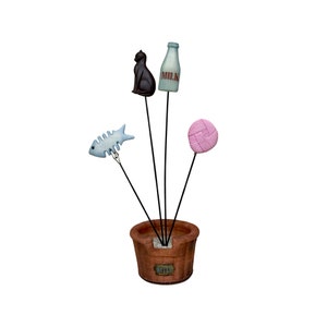 Kitty&#39;s Favorite Things Cat Bed Clip Photo Holder by The Arister Group, Tabletop Picture Holder, Vintage - (2004)