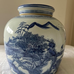 Vintage Chinese Ceramic Jar – Blue and White Nature Motif – Lidded Vase