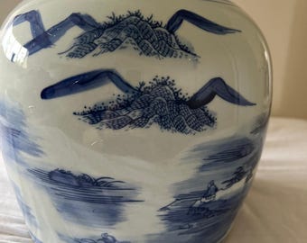ヴィンテージスタイルの中国製青白陶器の壺 – 自然モチーフ – 蓋付き