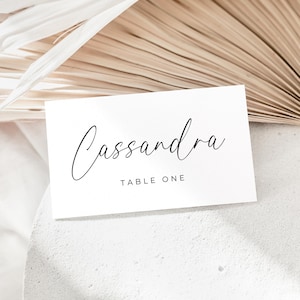Plantilla de tarjeta de nombre con número de mesa, tarjeta de lugar plana y plegada para recepción de boda minimalista, etiqueta de nombre imprimible para cena de ensayo sencilla