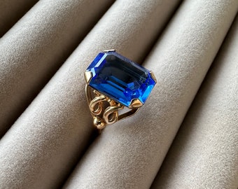 Anillo vintage de plata con piedra azul