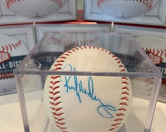 Signed Baseball Ricky Henderson signed in 1999 in a UV protected case