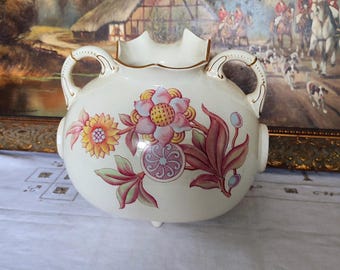 Antigua mansión victoriana - Diseño de Christopher Dresser - Jarra de lavado y jarrón inusuales.