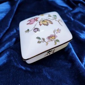 Wedgwood Diamond Shaped Swallow Pattern Jewellery/Trinket Box.