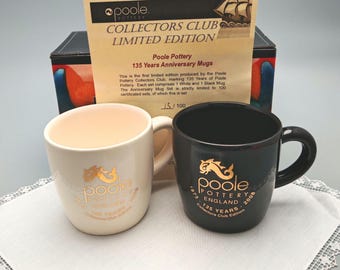 Tazas de aniversario de Poole Pottery - Edición limitada del Club de Coleccionistas.