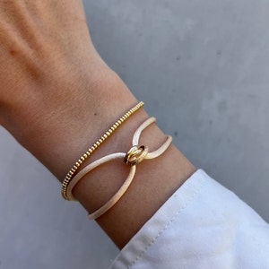 ARMBAND BOND / Gold / Perle / Anhänger / Charm / Bunt / Damen / Glücksbringer Buttermilk/Creme