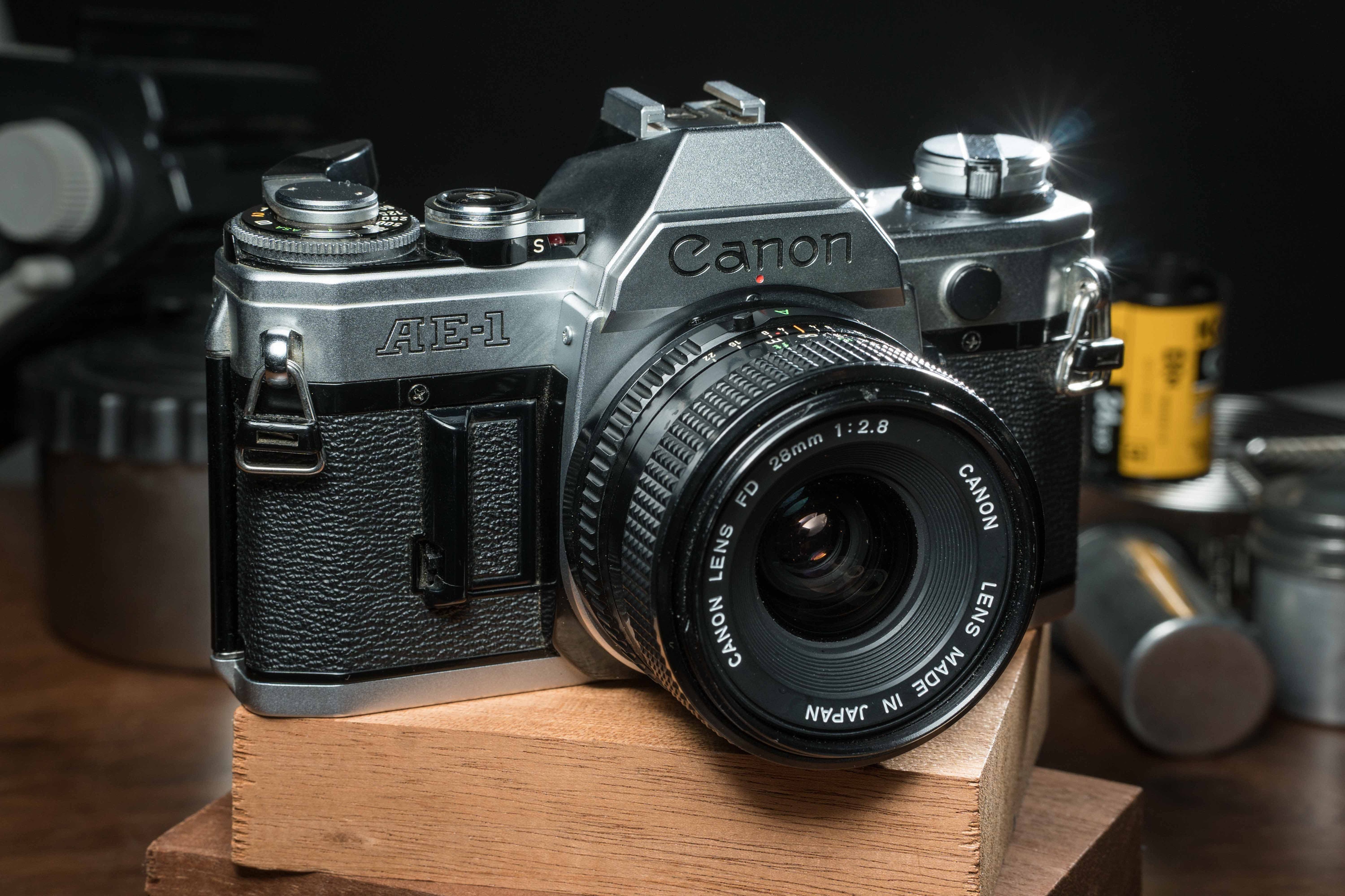 グリーン・ホワイト系 完成品♪ CANON AE-1 プログラム＋ FD28㎜ F2.8