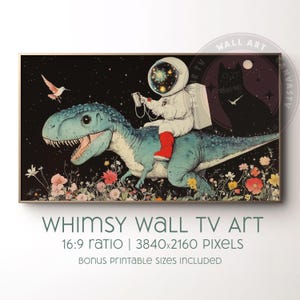 Puede incluir: Impresión artística de pared caprichosa que muestra a un astronauta montando un dinosaurio azul en un cielo estrellado. El astronauta lleva un traje espacial blanco y botas rojas. Flores coloridas florecen en primer plano. Texto: "WHIMSY WALL TV ART".