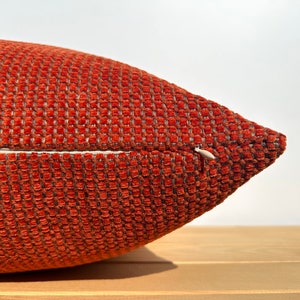 Gebrannte Orange gefleckter Kissenbezug, Ziegelfarbe Euro Sham, oranges Herbstdekorkissen, strukturierter Baumwollkissenbezug, Lendenwirbel oder benutzerdefinierte Größe