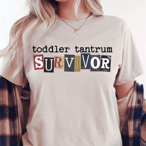 Niño pequeño superviviente de rabieta PNG Mamá divertida con humor PNG Mamá sarcástica con niño pequeño PNG