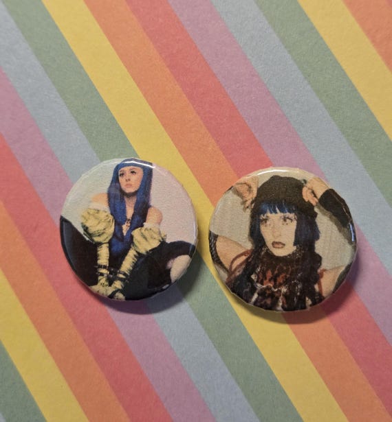 Ashnikko Duo Pins