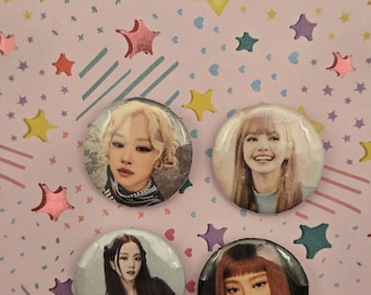 BLACKPINK Kpop-groepsset van 4 pinnen