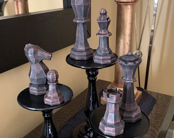 Modello di modello di carta fai da te in carta low poly con set di scacchi giganti