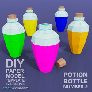 Puede incluir: Cinco botellas de poción de papelcraft en diferentes colores: verde, amarillo, azul, rosa y naranja. Las botellas están hechas de papel y tienen un efecto 3D. La imagen incluye el texto "DIY Paper Model Template SVG, PDF, PNG creativevilla.com Potion Bottle Number 2".