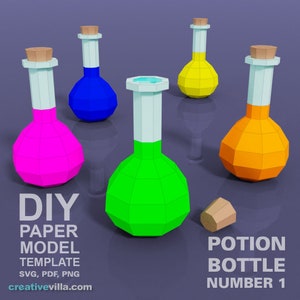 Puede incluir: Plantilla de modelo de papel DIY para una botella de poción. La imagen muestra cinco botellas de diferentes colores con tapones de corcho. Las botellas son verdes, rosas, azules, amarillas y naranjas. El texto "DIY Paper Model Template SVG, PDF, PNG creativevilla.com" está en la parte inferior de la imagen. El texto "Potion Bottle Number 1" está en la parte inferior derecha de la imagen.