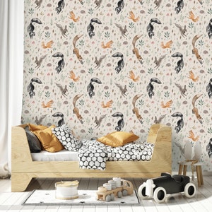Carta da parati per bambini - SU QUALSIASI DIMENSIONE - animali della foresta per bambini: volpe, procione, lepre, scoiattolo, riccio (beige, sfondo ecru)