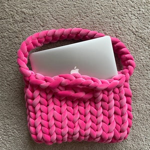 Chunky sac pour ordinateur portable, grosse housse pour ordinateur portable au crochet, MacBook Pro et sac gonflable, housse pour ordinateur portable faite main, grande tablette ou étui pour iPad, sac en tricot image 4