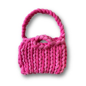 Chunky sac pour ordinateur portable, grosse housse pour ordinateur portable au crochet, MacBook Pro et sac gonflable, housse pour ordinateur portable faite main, grande tablette ou étui pour iPad, sac en tricot Pink