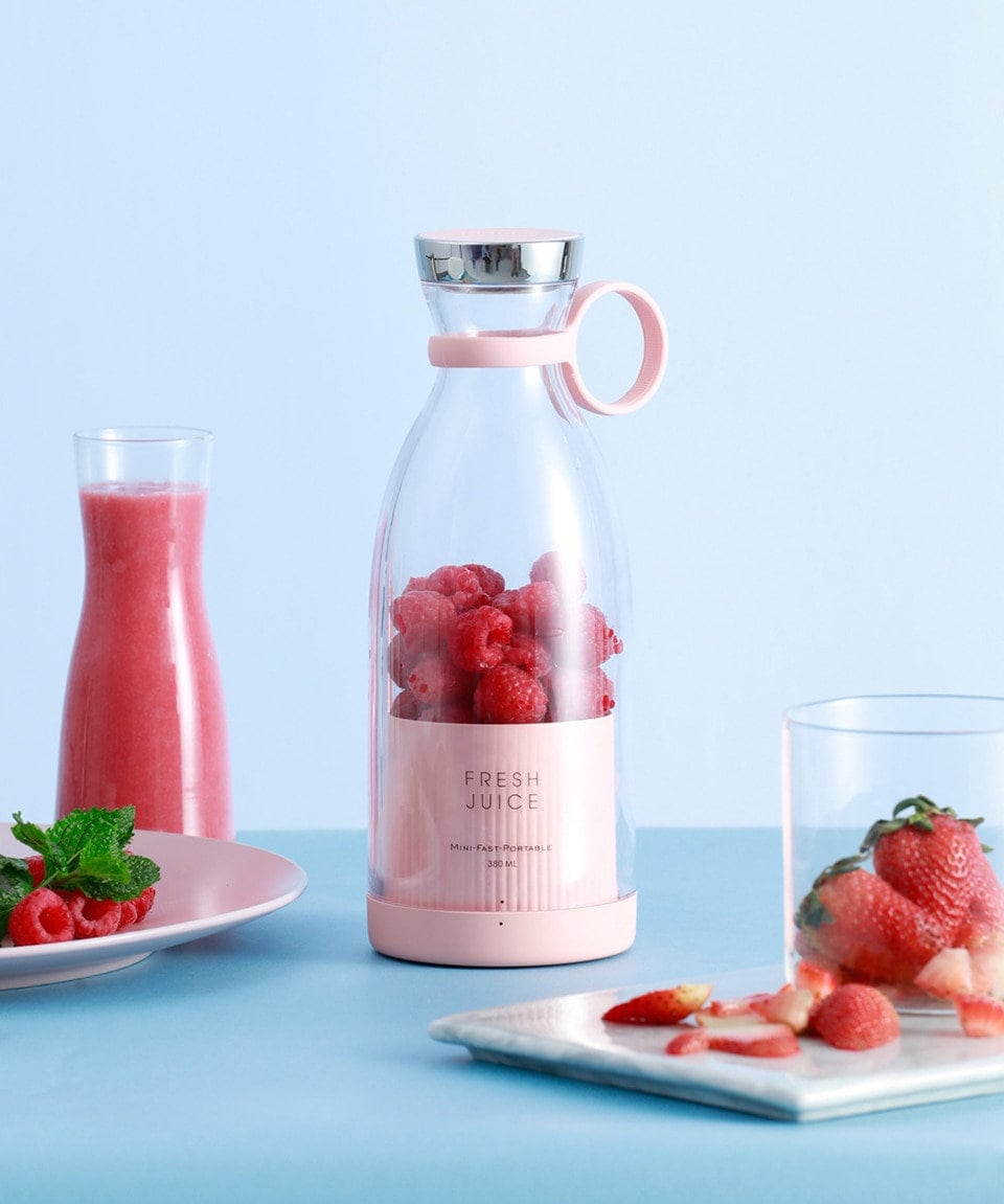 Mini juicer for shop travel