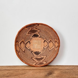 Authentic Handwoven Grass Tonga Binga Basket - African Wall Decor: from Zimbabwe