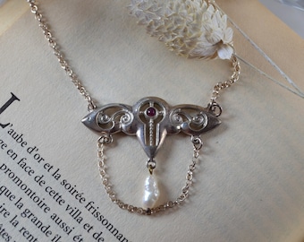 Art nouveau necklace with pearl and ruby. Antique jugendstil nature inspired jewelry