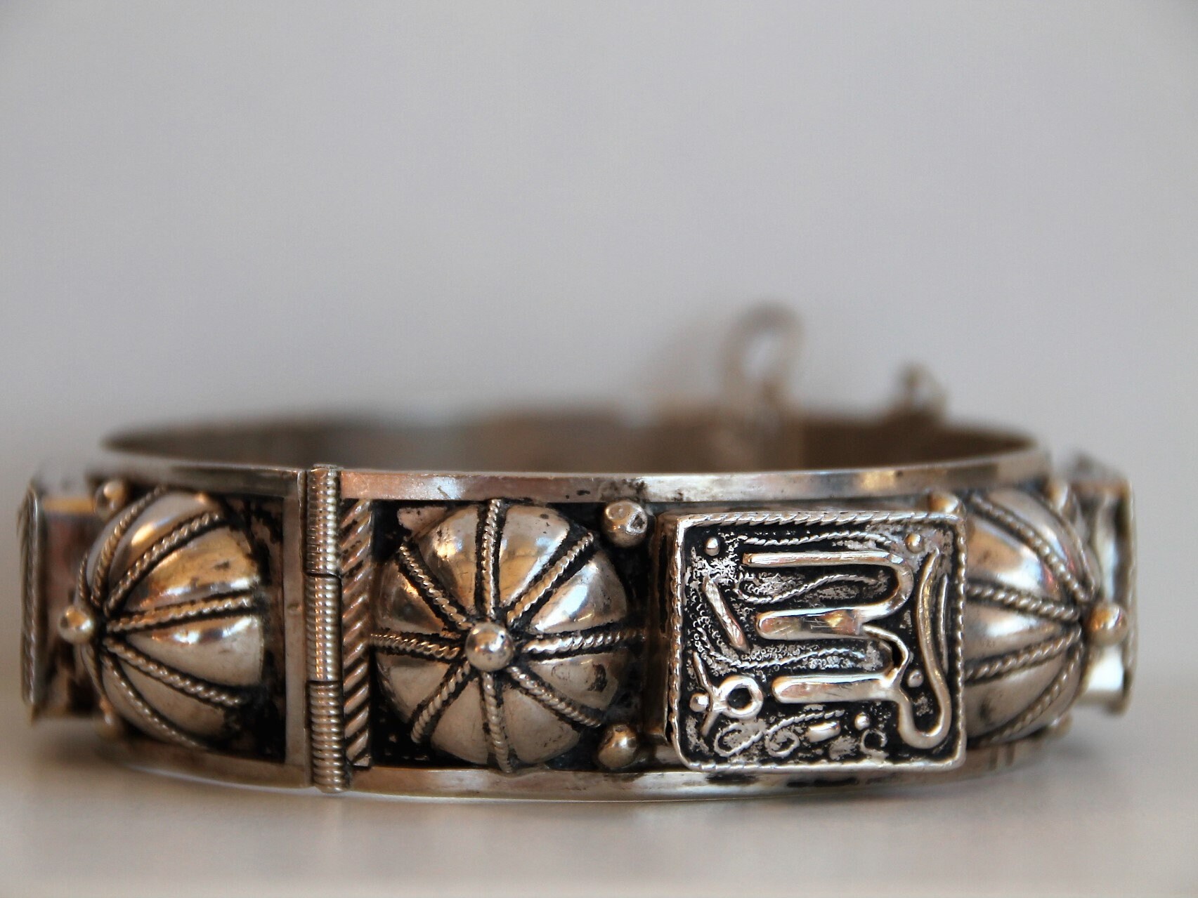 Bracelet Ancien En Argent Poinçonné - Origine Maghreb - Longueur 18 Cm - Occasion Très Bon état